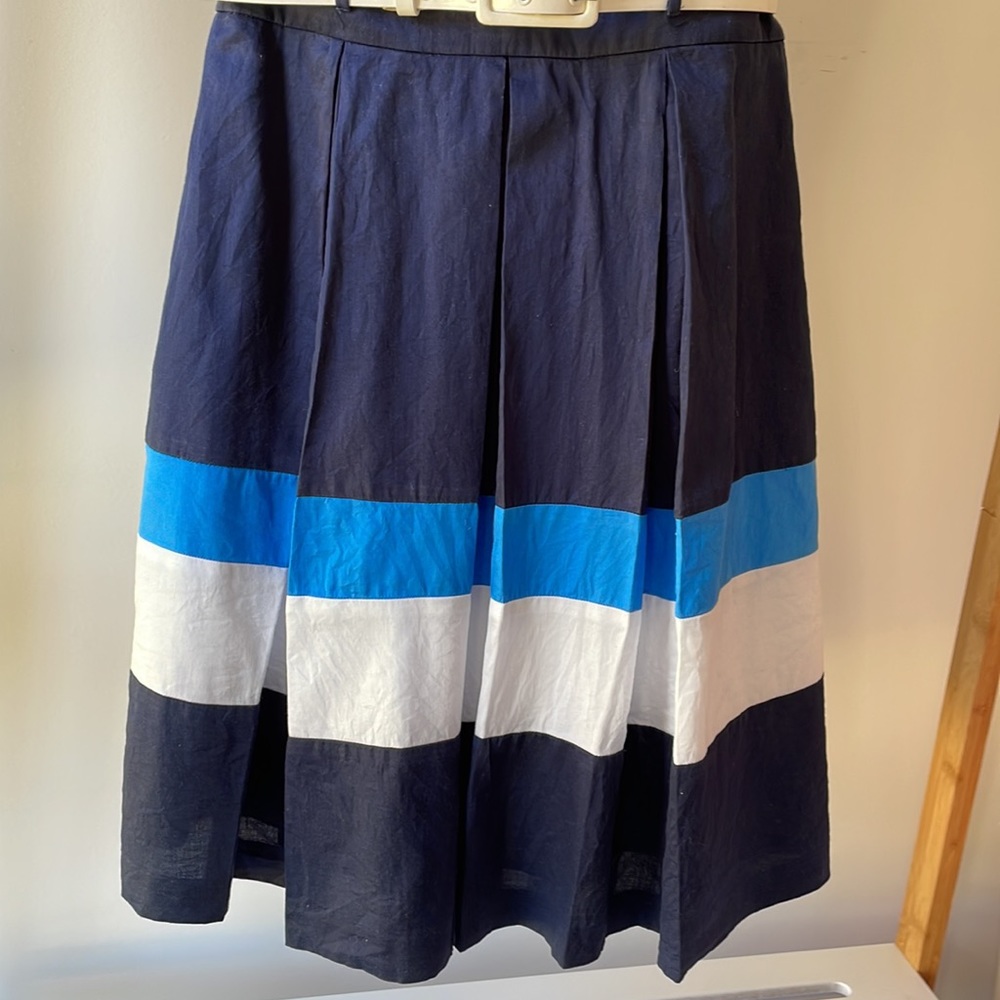 🔥HOST PICK🔥 REVIEW navy striped day dress with white belt - Picture 6 of 15